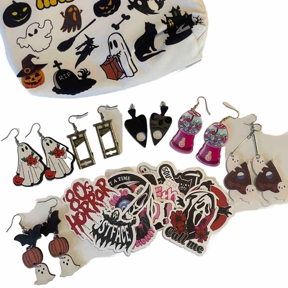 Earrings Halloween 6 Pairs Gift Set NWT Ghosts Planchette Guillotine Bats - Picture 1 of 10